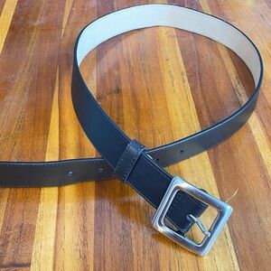 NEW DIRECTIONS LEATHER Belt Women sz small black leather belt silver tone buckle